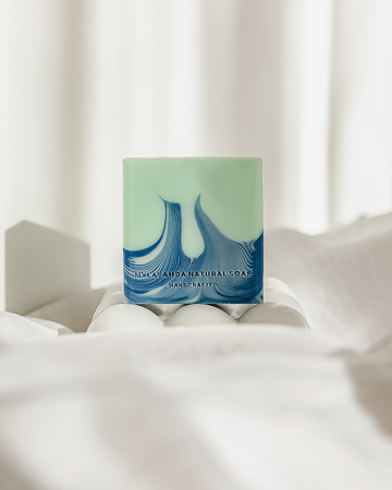 We dream of elevating trust in solid natural soaps, transforming them into a daily luxurious skincare ritual.